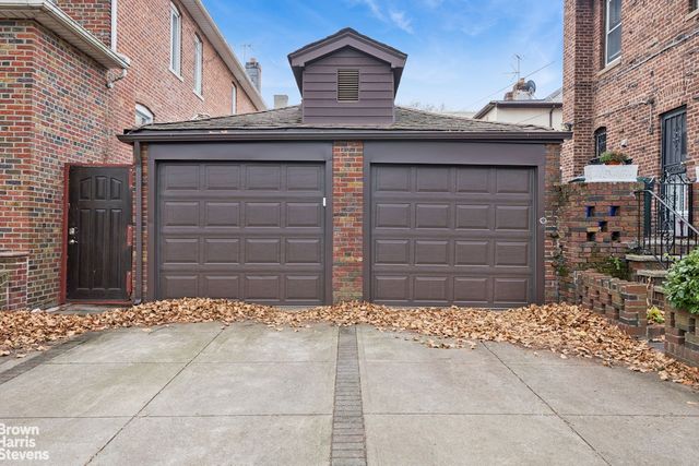 1702 E 28TH Street, New York City, NY 11229