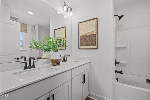 1421 Green Cypress Drive 40, Zebulon, NC 27597