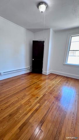 45 School Street 2W, Hartford, CT 06106