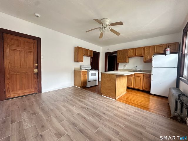 45 School Street 2W, Hartford, CT 06106