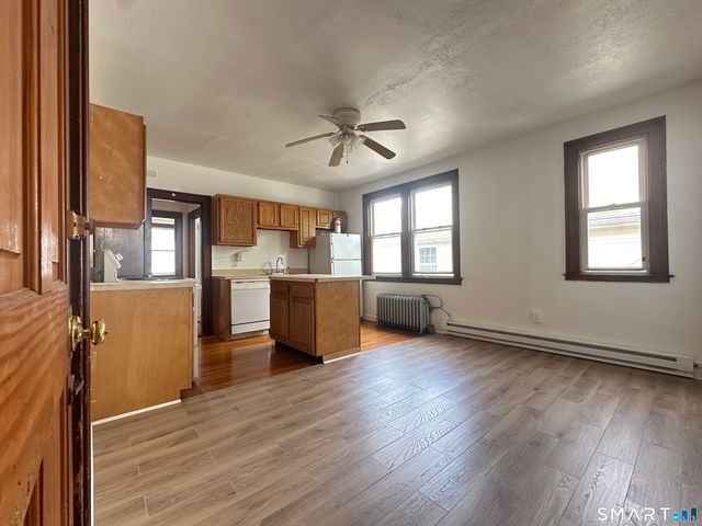 45 School Street 2W, Hartford, CT 06106