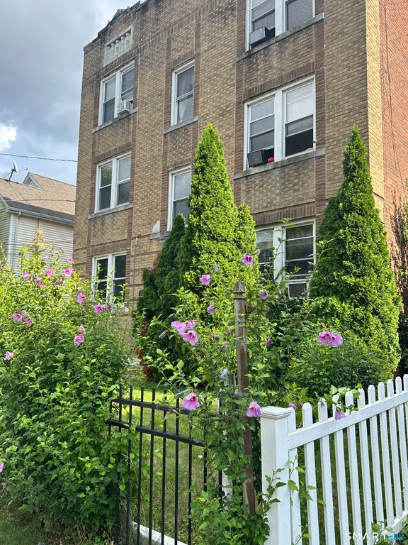 45 School Street 2W, Hartford, CT 06106