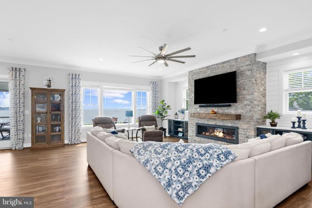 7429 BAY FRONT RD, Sparrows Point, MD 21219