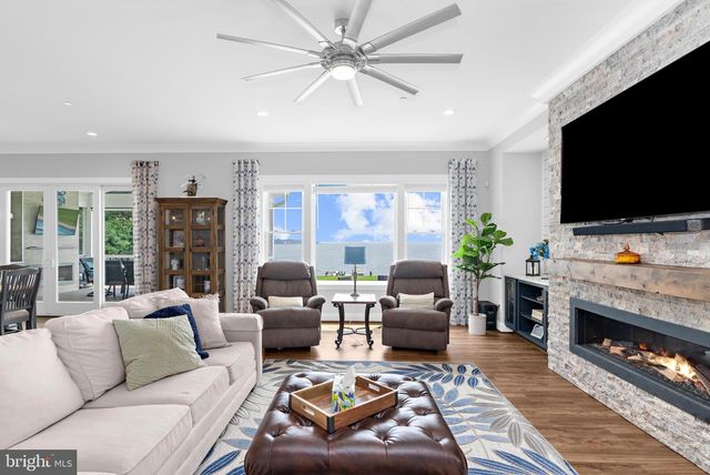 7429 BAY FRONT RD, Sparrows Point, MD 21219