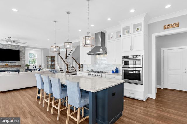 7429 BAY FRONT RD, Sparrows Point, MD 21219