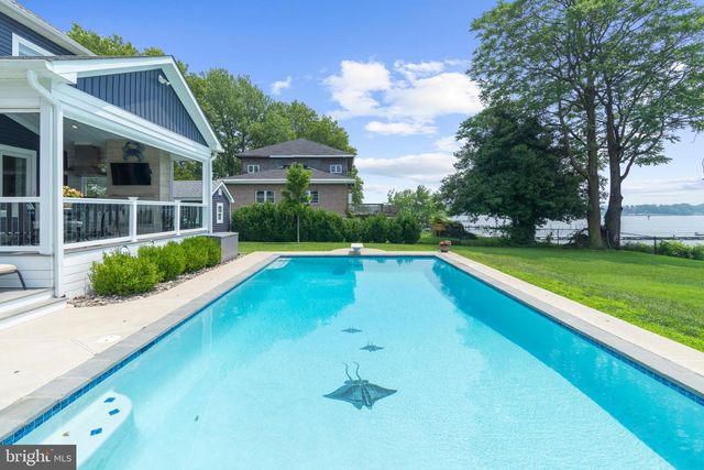 7429 BAY FRONT RD, Sparrows Point, MD 21219