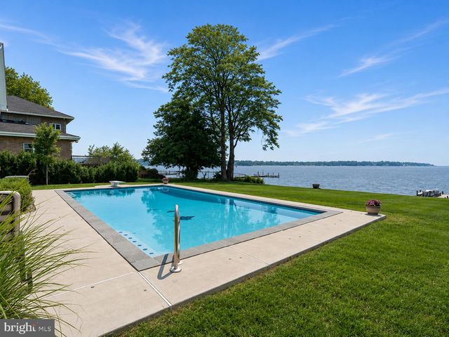 7429 BAY FRONT RD, Sparrows Point, MD 21219