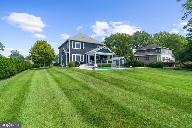 7429 BAY FRONT RD, Sparrows Point, MD 21219