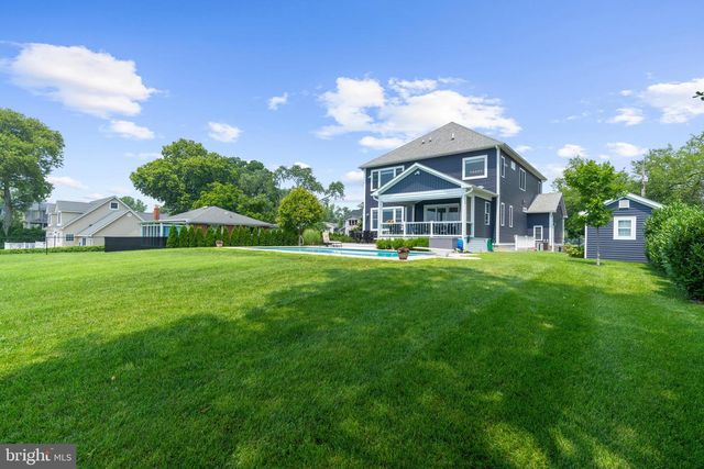 7429 BAY FRONT RD, Sparrows Point, MD 21219