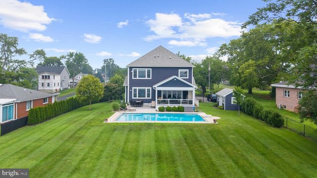 7429 BAY FRONT RD, Sparrows Point, MD 21219