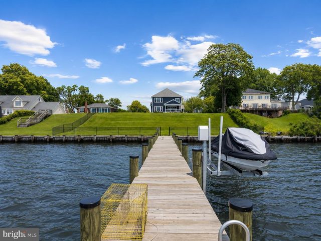 7429 BAY FRONT RD, Sparrows Point, MD 21219