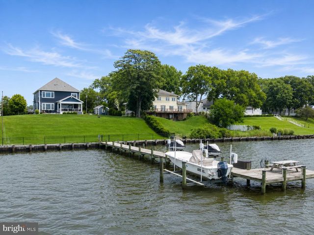 7429 BAY FRONT RD, Sparrows Point, MD 21219