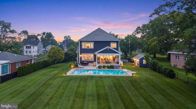 7429 BAY FRONT RD, Sparrows Point, MD 21219