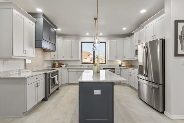 220 Grand Canyon Drive, White Rock, NM 87547