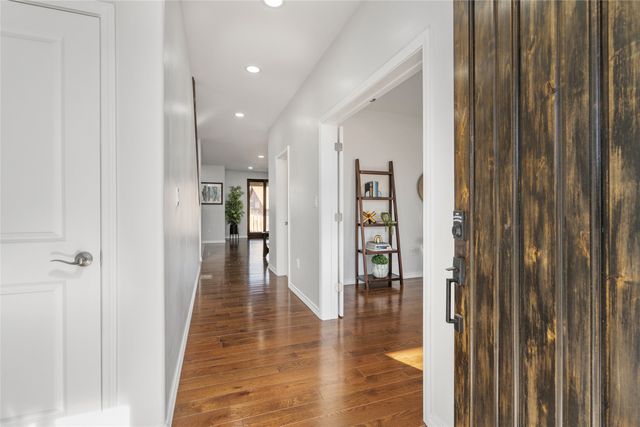 220 Grand Canyon Drive, White Rock, NM 87547