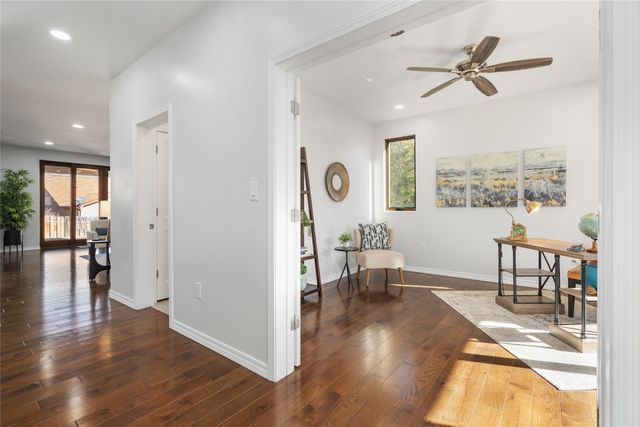 220 Grand Canyon Drive, White Rock, NM 87547