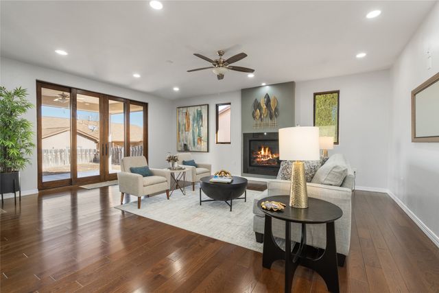 220 Grand Canyon Drive, White Rock, NM 87547