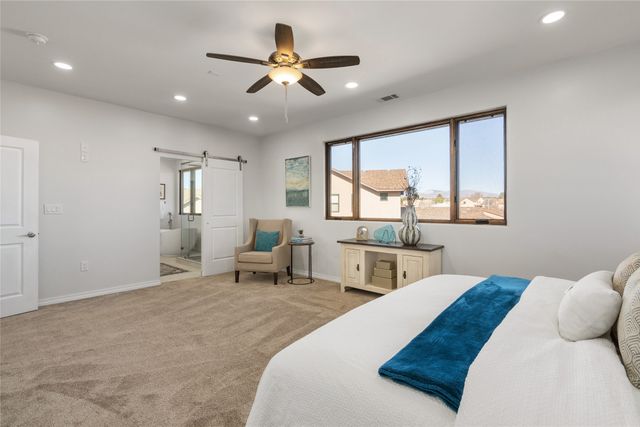 220 Grand Canyon Drive, White Rock, NM 87547