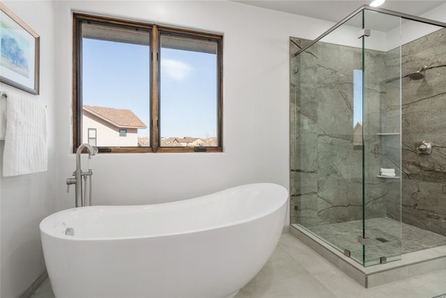 220 Grand Canyon Drive, White Rock, NM 87547