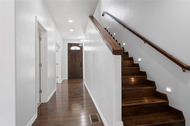 220 Grand Canyon Drive, White Rock, NM 87547