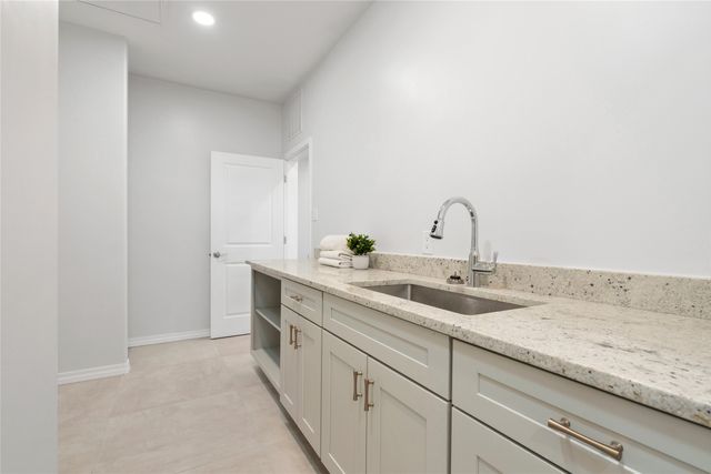 220 Grand Canyon Drive, White Rock, NM 87547