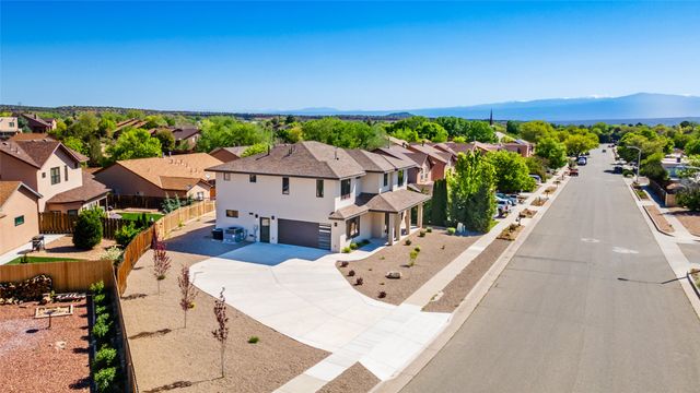 220 Grand Canyon Drive, White Rock, NM 87547