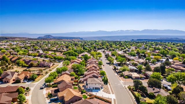 220 Grand Canyon Drive, White Rock, NM 87547