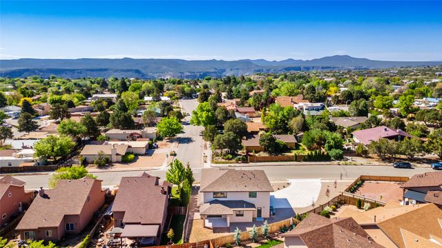 220 Grand Canyon Drive, White Rock, NM 87547