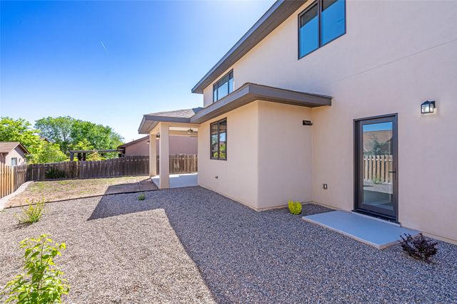 220 Grand Canyon Drive, White Rock, NM 87547