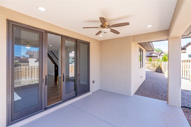 220 Grand Canyon Drive, White Rock, NM 87547