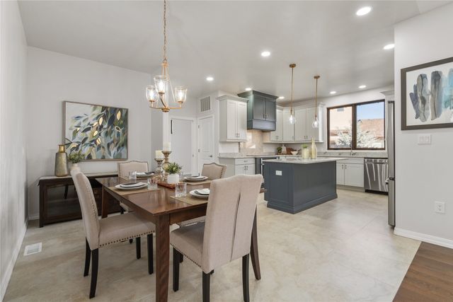 220 Grand Canyon Drive, White Rock, NM 87547