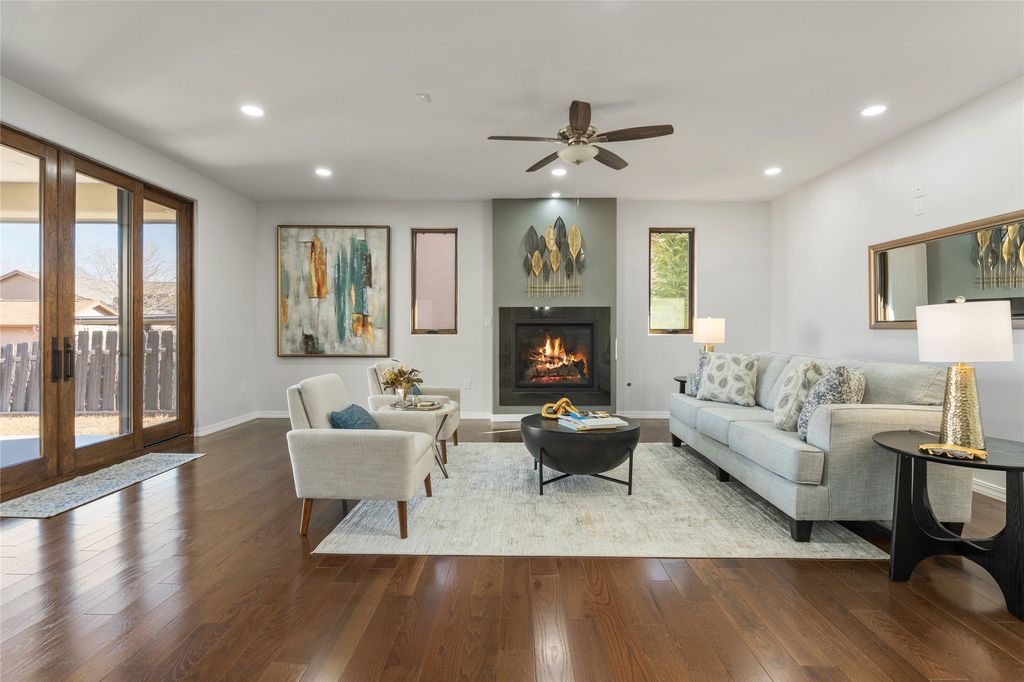 220 Grand Canyon Drive, White Rock, NM 87547