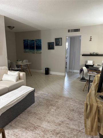 1100 NE 1st Court 102, Hallandale Beach, FL 33009