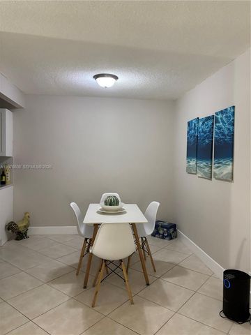 1100 NE 1st Court 102, Hallandale Beach, FL 33009