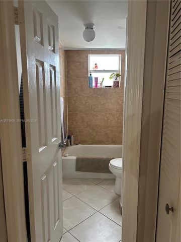 1100 NE 1st Court 102, Hallandale Beach, FL 33009