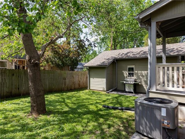 2035 Barker Avenue, Lawrence, KS 66046