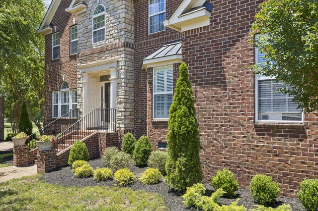 1108 Rossifer Ct, Gallatin, TN 37066