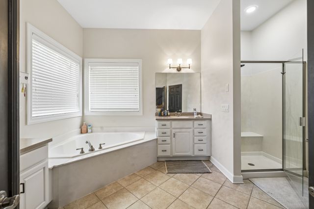1108 Rossifer Ct, Gallatin, TN 37066