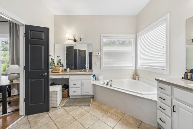 1108 Rossifer Ct, Gallatin, TN 37066