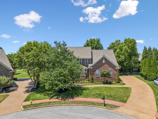 1108 Rossifer Ct, Gallatin, TN 37066