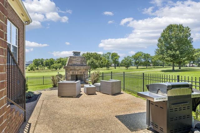 1108 Rossifer Ct, Gallatin, TN 37066