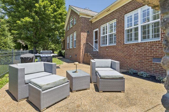 1108 Rossifer Ct, Gallatin, TN 37066