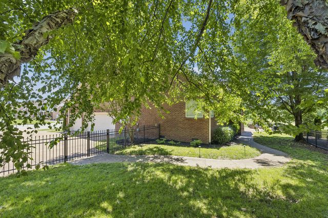 1108 Rossifer Ct, Gallatin, TN 37066
