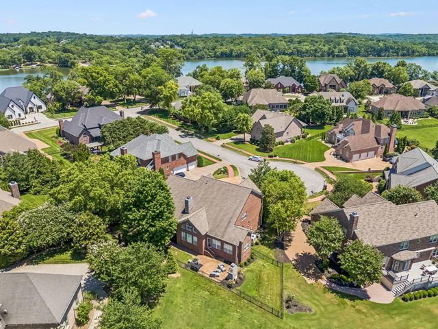 1108 Rossifer Ct, Gallatin, TN 37066