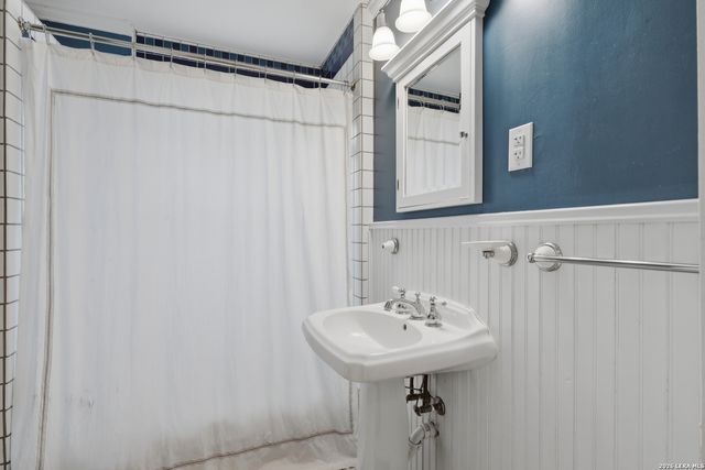 252 Wyanoke Dr, San Antonio, TX 78209