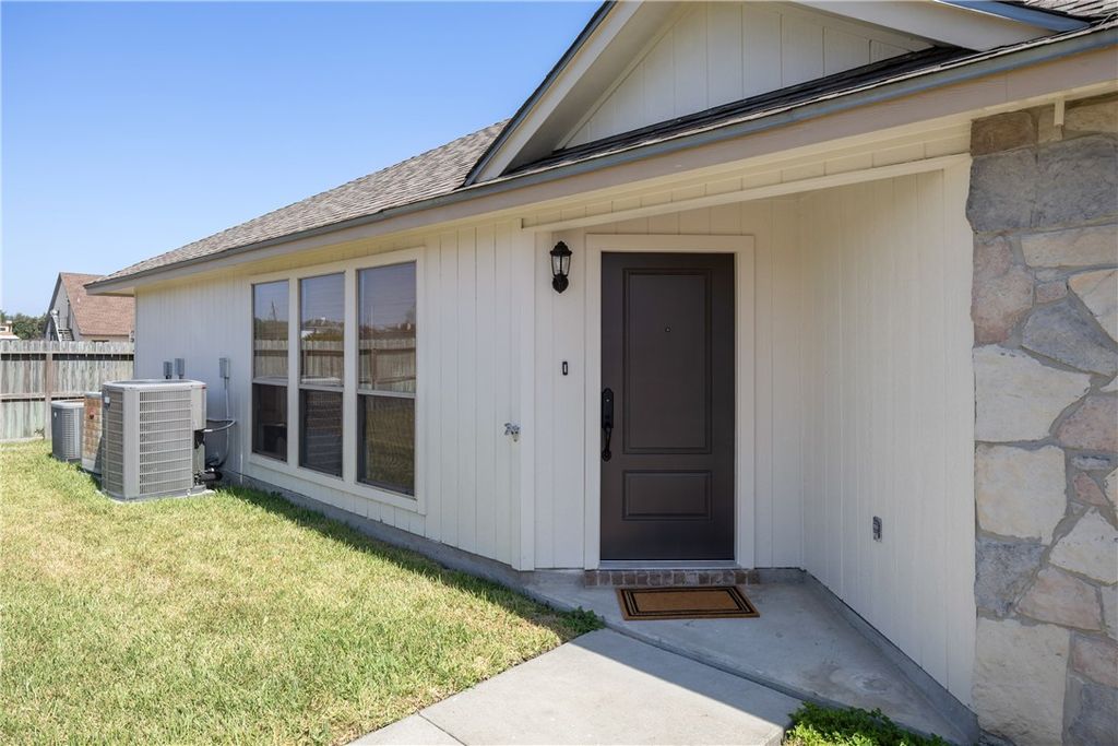 6653 Downing St 12, Corpus Christi, TX 78414 — photo 5