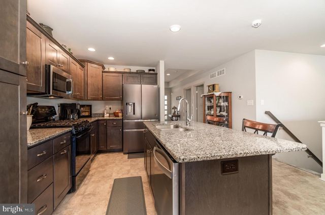 6045 UNION TUNNEL DR, Harrisburg, PA 17111