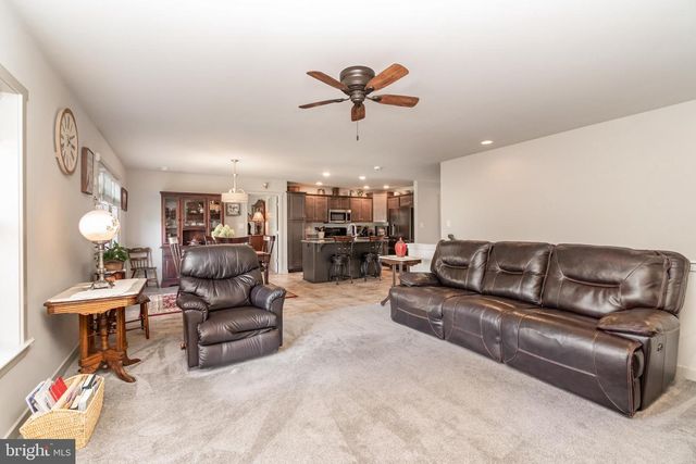 6045 UNION TUNNEL DR, Harrisburg, PA 17111