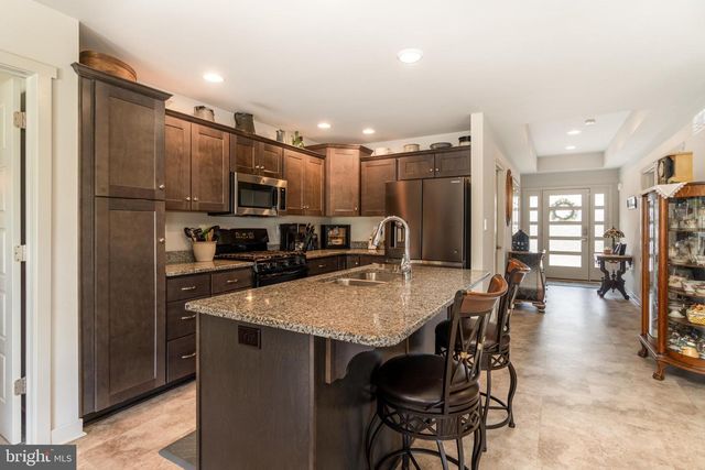 6045 UNION TUNNEL DR, Harrisburg, PA 17111