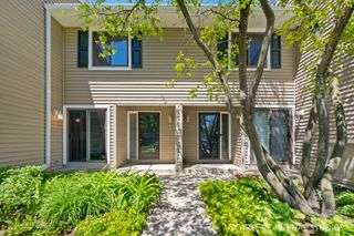 955 Harvest Circle 955, Buffalo Grove, IL 60089